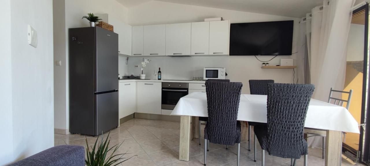 Apartman Mila Marina Exteriér fotografie